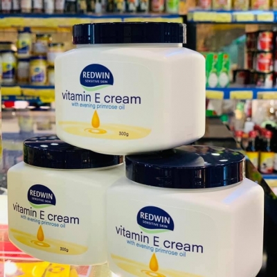 Kem dưỡng ẩm Redwin Vitamin E Cream