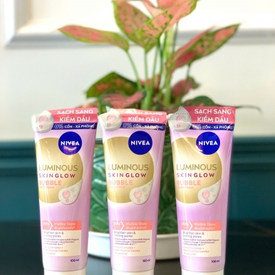 Nivea - Sữa rửa mặt sáng da kiềm dầu 100ml