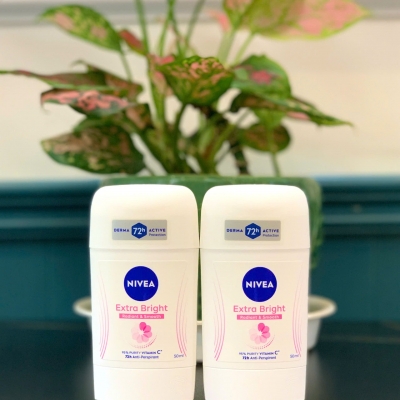 Sáp khử mùi Nivea trắng mịn mờ vết thâm 50ml