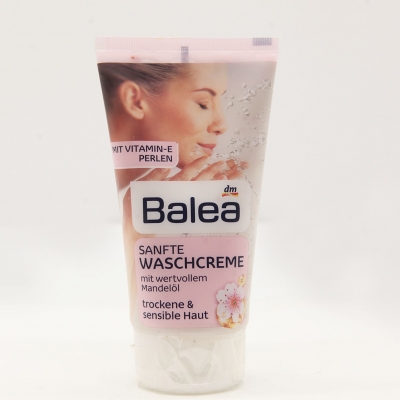 Balea - Sữa rửa mặt dành cho các loại da 150ml